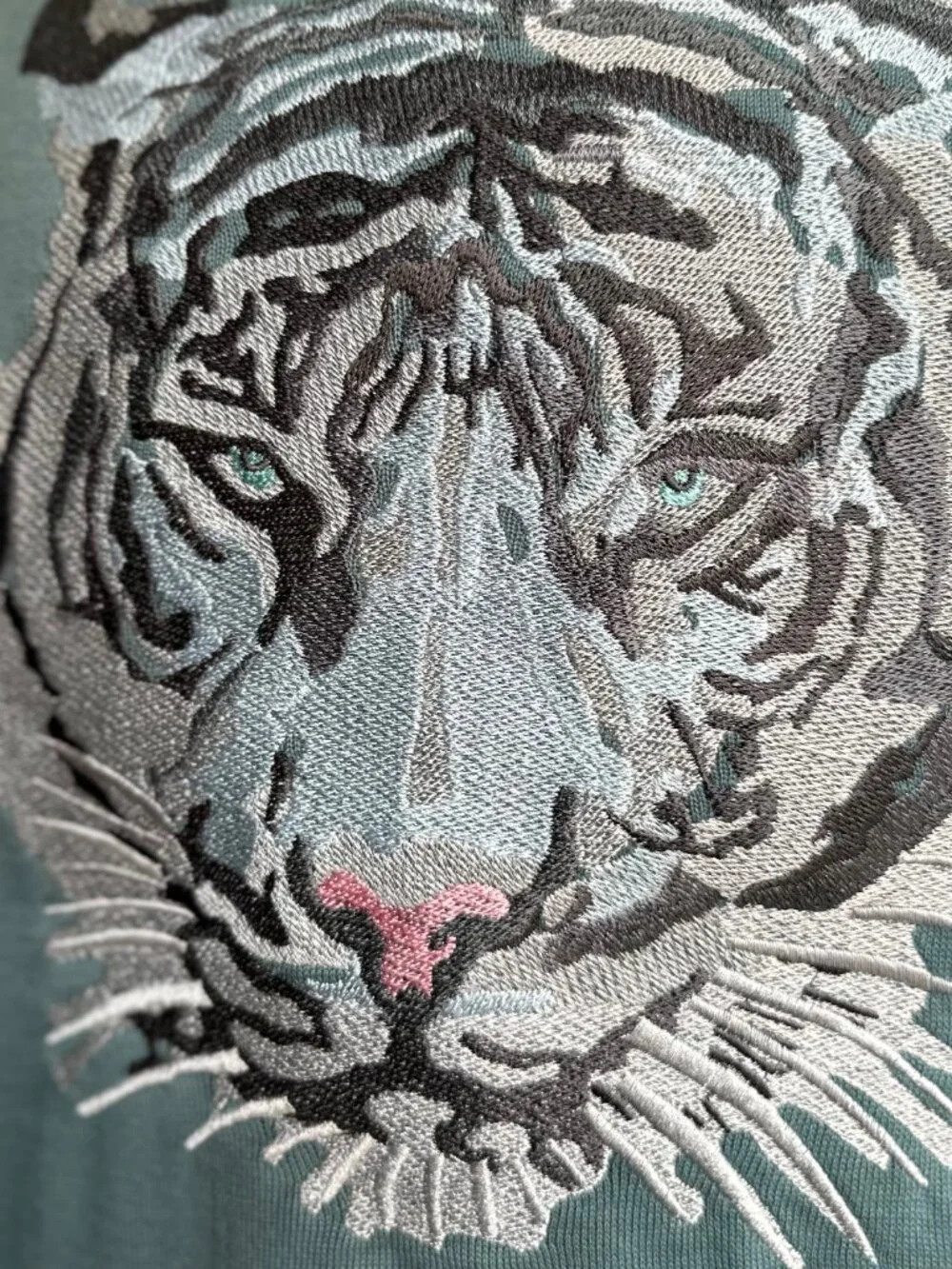 Palava White Tiger Embroidered Cardigan Medium NWOT. So cute and unique! - Picture 3 of 7